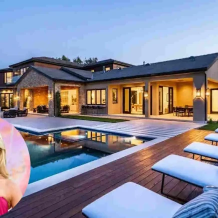 side Rylee Arnold's House