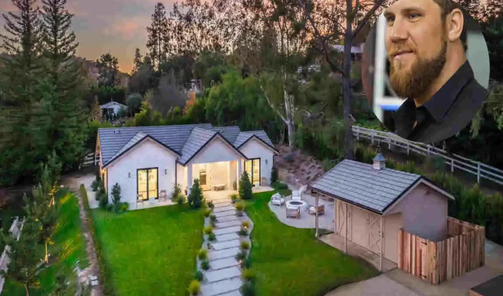 Curtis Axel House