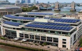 does queensbridge house have solar panels on the roof
