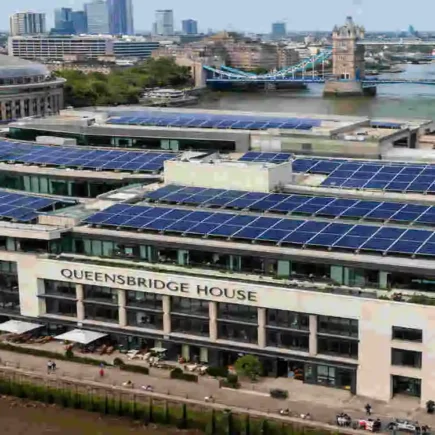 does queensbridge house have solar panels on the roof