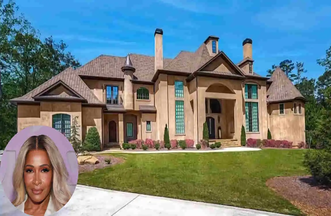 Inside Devin Booker's Luxurious Arizona House