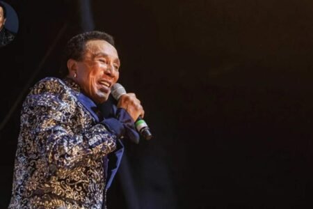 smokey robinson net worth 2023