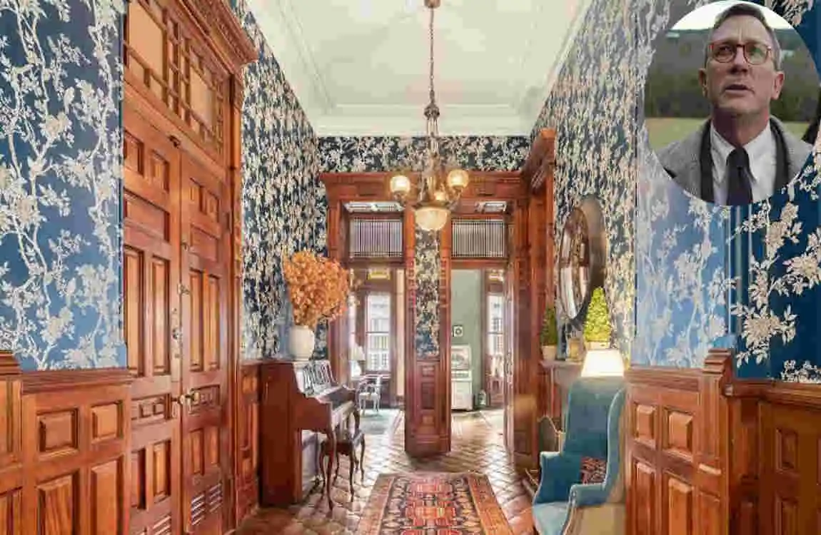 Knives Out House
