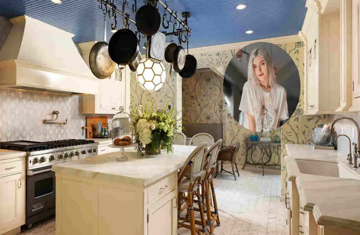 Eva Elfie House
