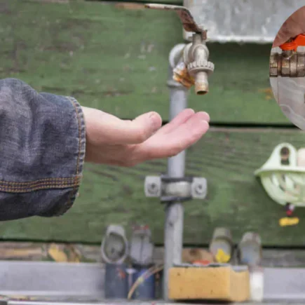 what temperature do pipes freeze under mobile home