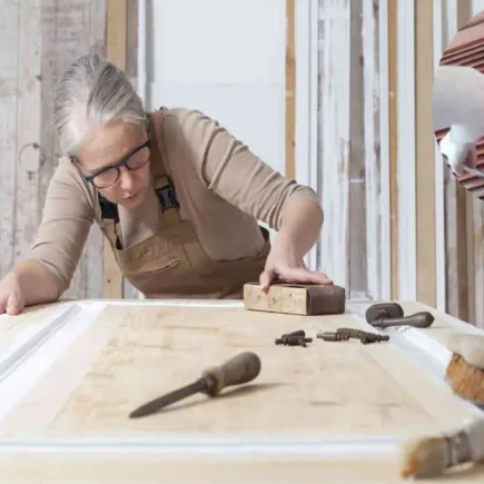 how to sand louvered doors