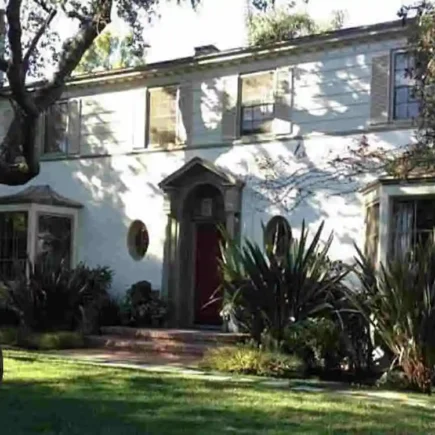 Debra Messing's House
